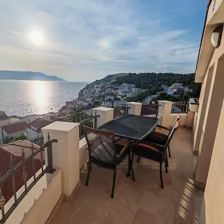 Apartment Jurkovic 2 *