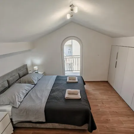 Jurkovic 2 Apartment Komarna