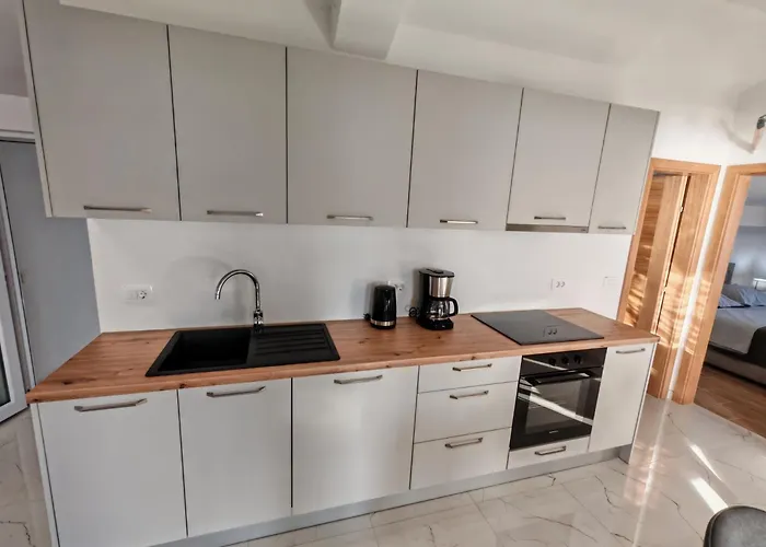 Jurkovic 2 Daire Komarna