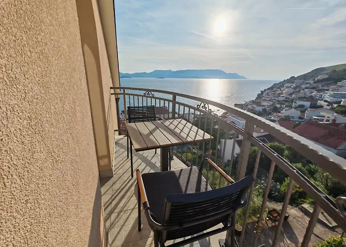 Jurkovic 2 * Komarna